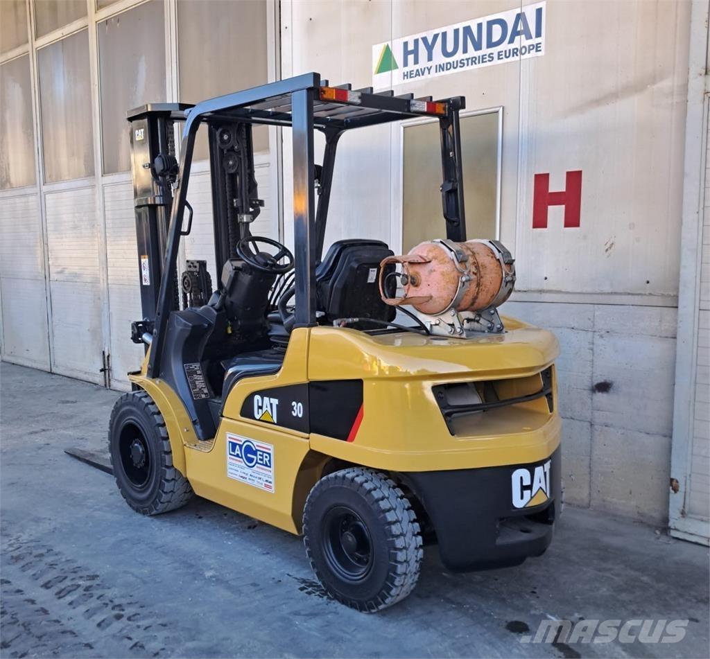 CAT GP30NT LPG gaffeltrucks