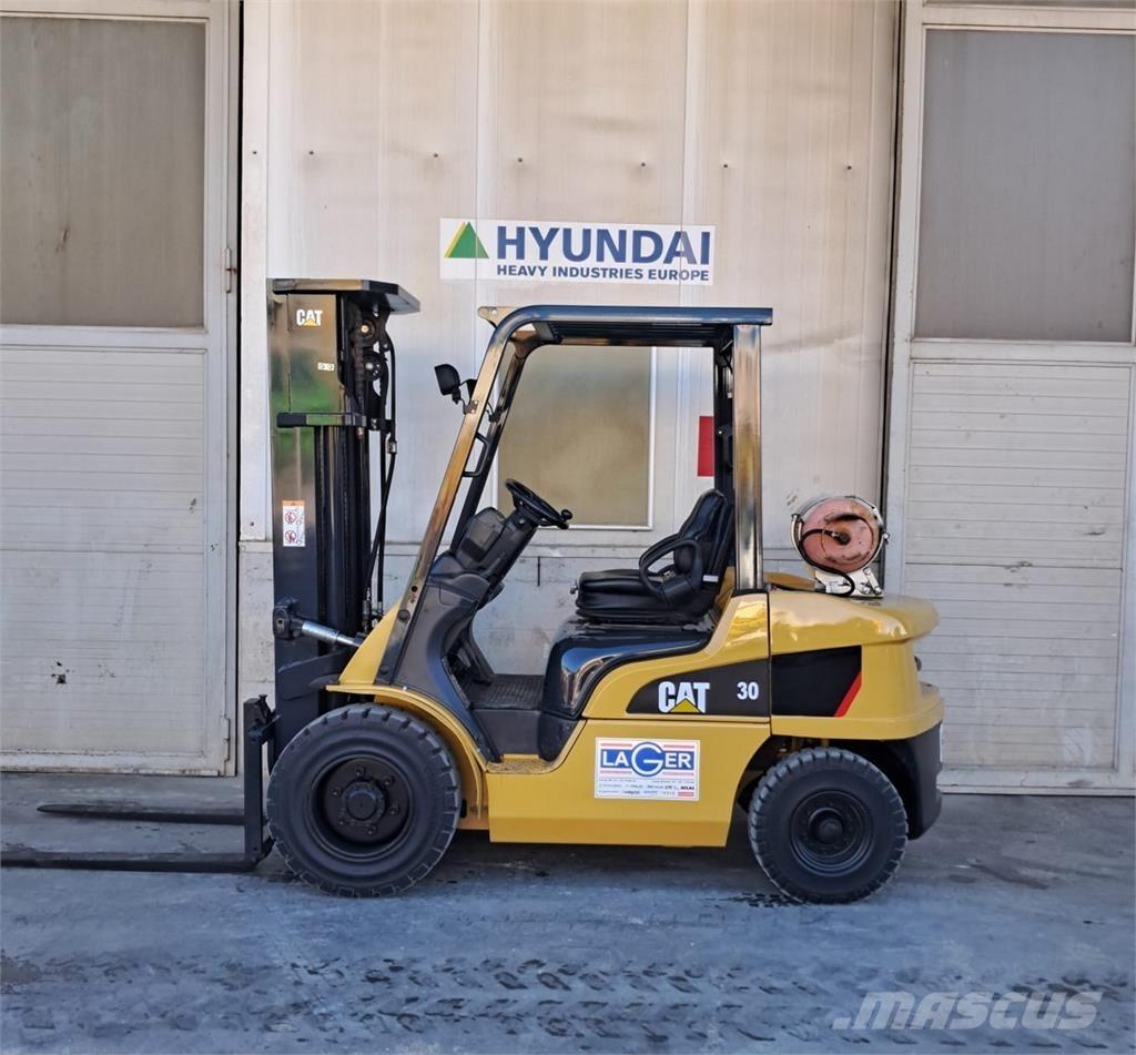 CAT GP30NT LPG gaffeltrucks