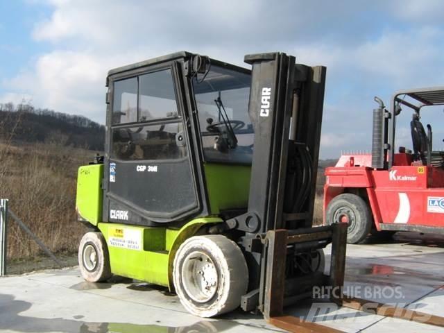Clark CGP30 LPG gaffeltrucks
