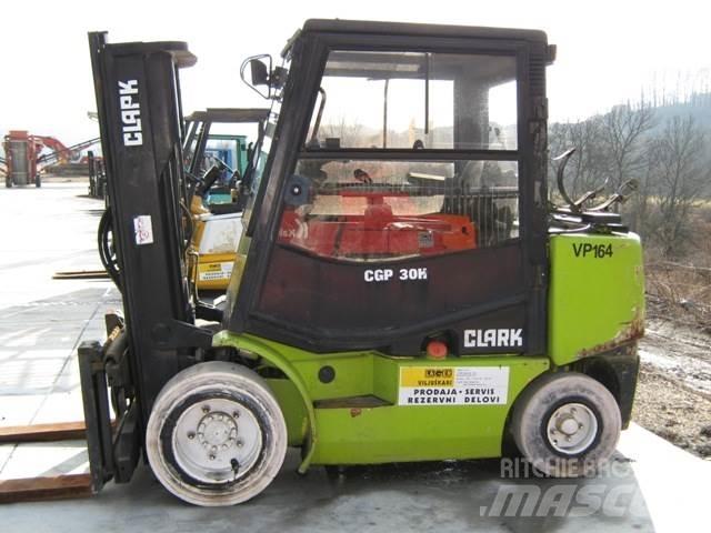 Clark CGP30 LPG gaffeltrucks