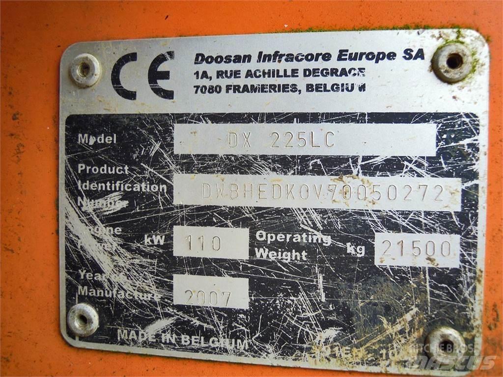 Doosan DX225LC Gravemaskiner på larvebånd