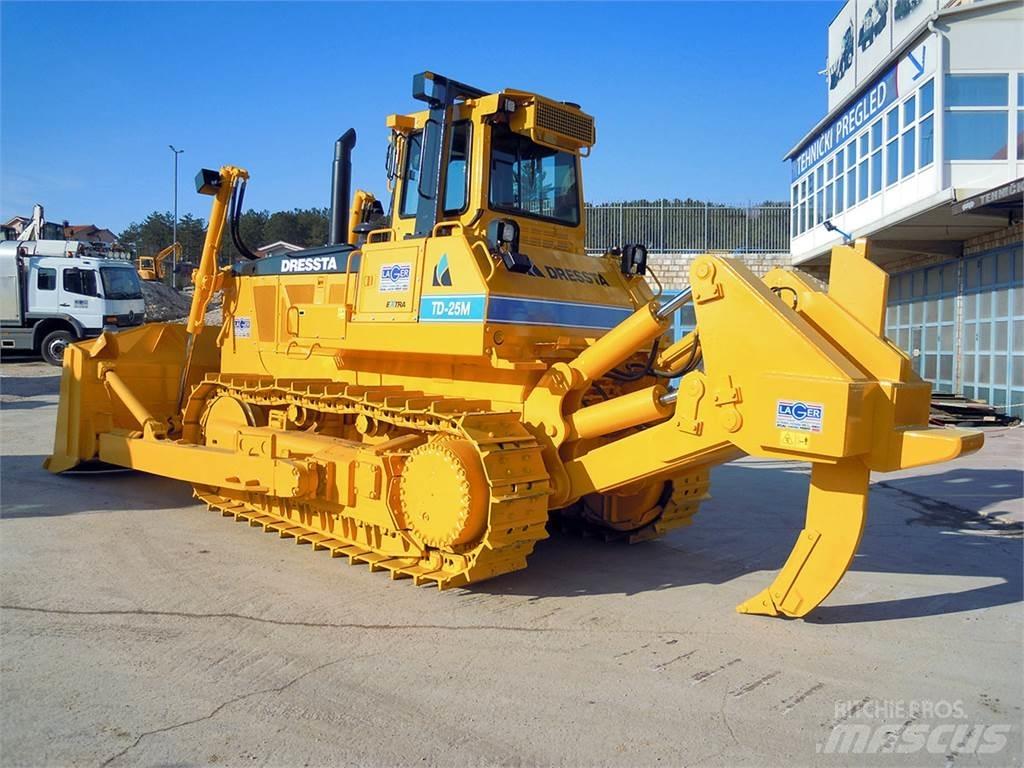 Dressta TD-25M Bulldozer på larvebånd