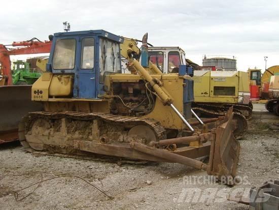 Komatsu D65E-8 Bulldozer på larvebånd