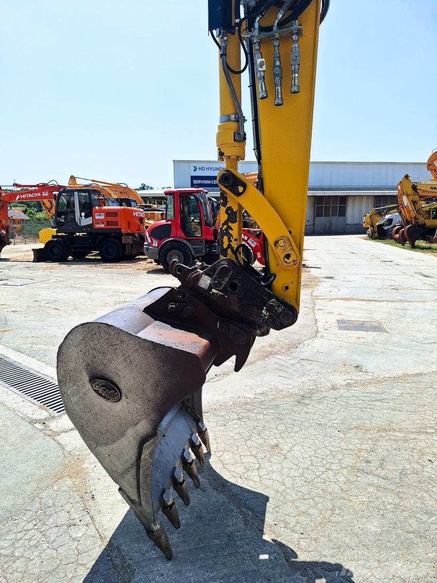 Komatsu PW118MR-8 Gravemaskiner på hjul