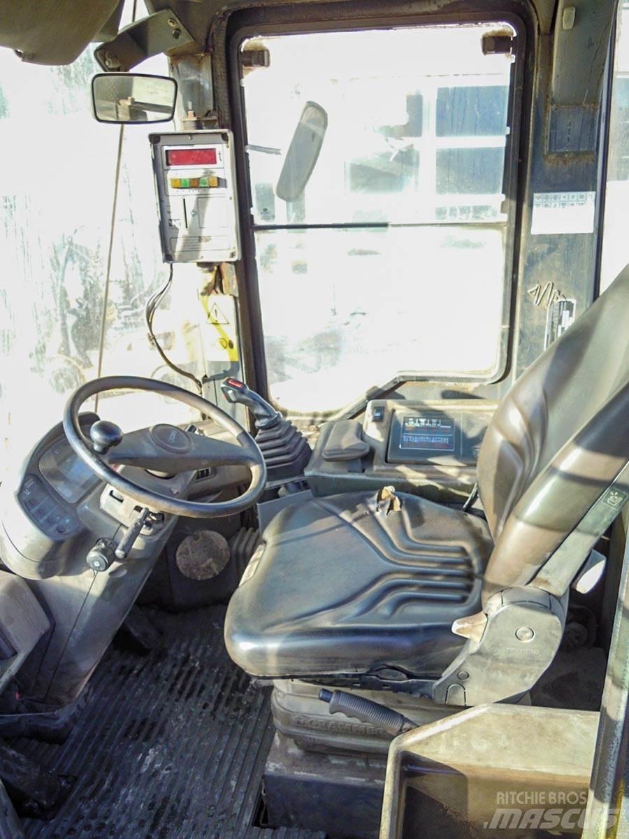 Komatsu WA270 Læssemaskiner på hjul