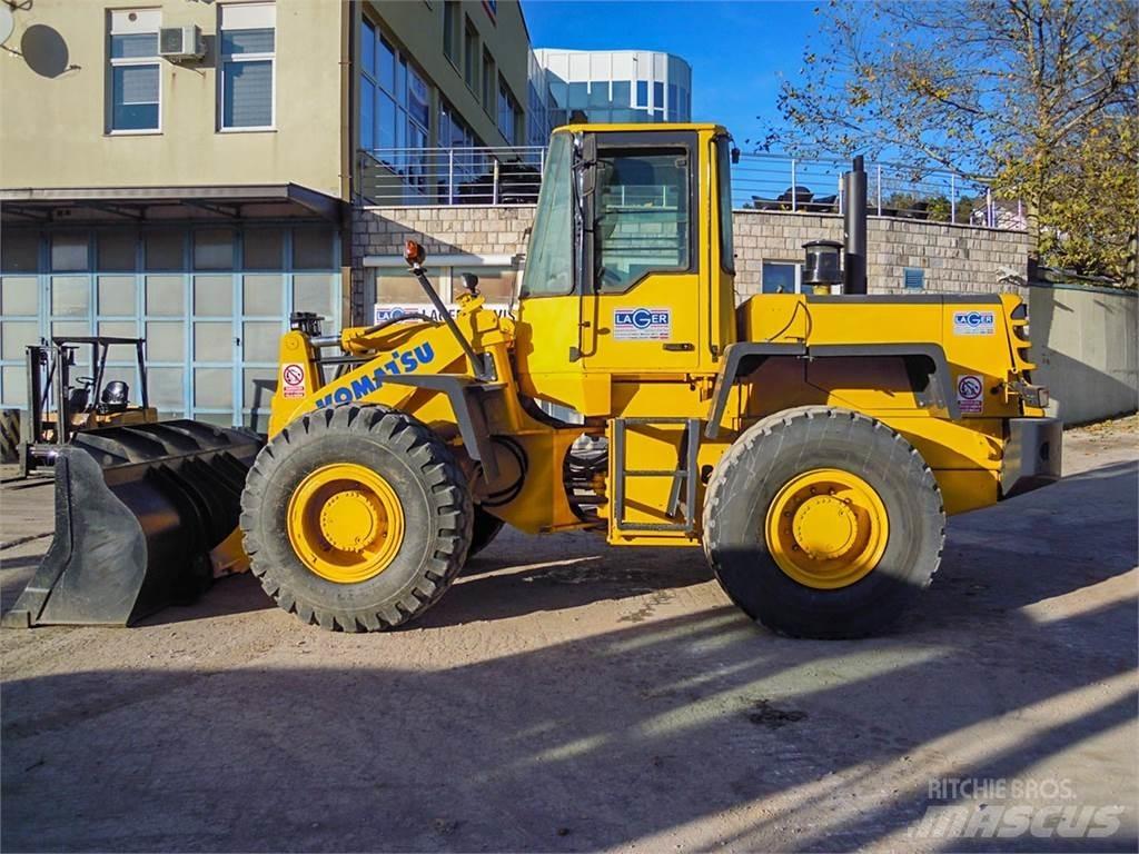 Komatsu WA270 Læssemaskiner på hjul