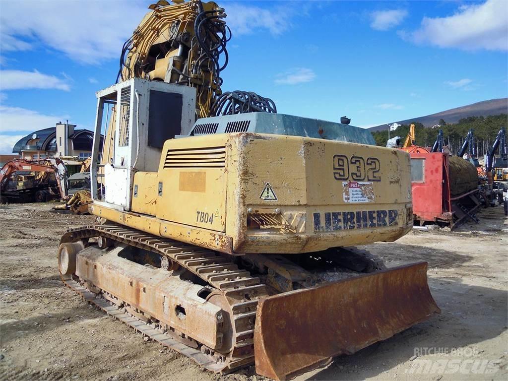 Liebherr R932 T Gravemaskiner på larvebånd