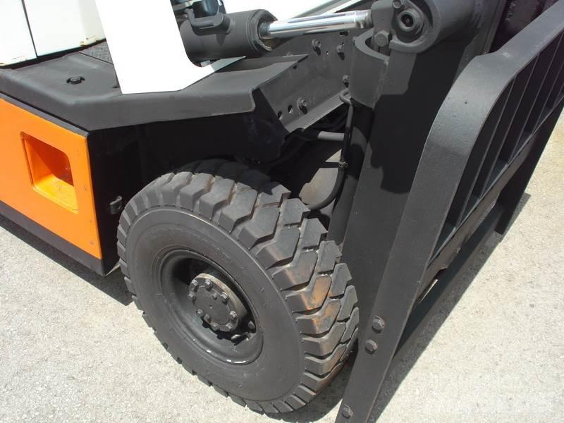 Nissan H01A15 LPG gaffeltrucks