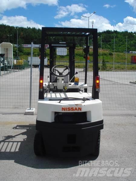 Nissan H01A15 LPG gaffeltrucks