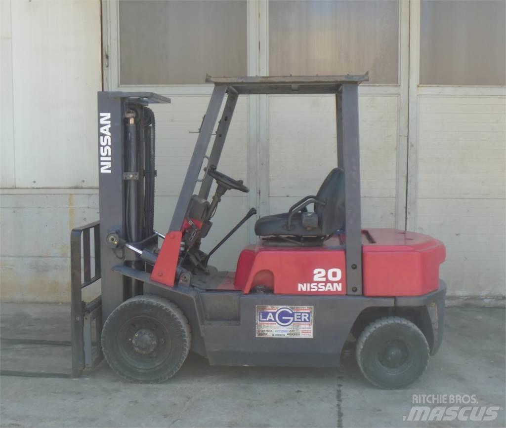 Nissan PJ02 Gaffeltrucks - andre