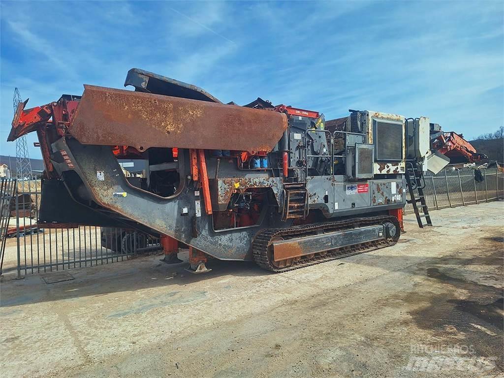 Sandvik QI 240 Mobile knusere