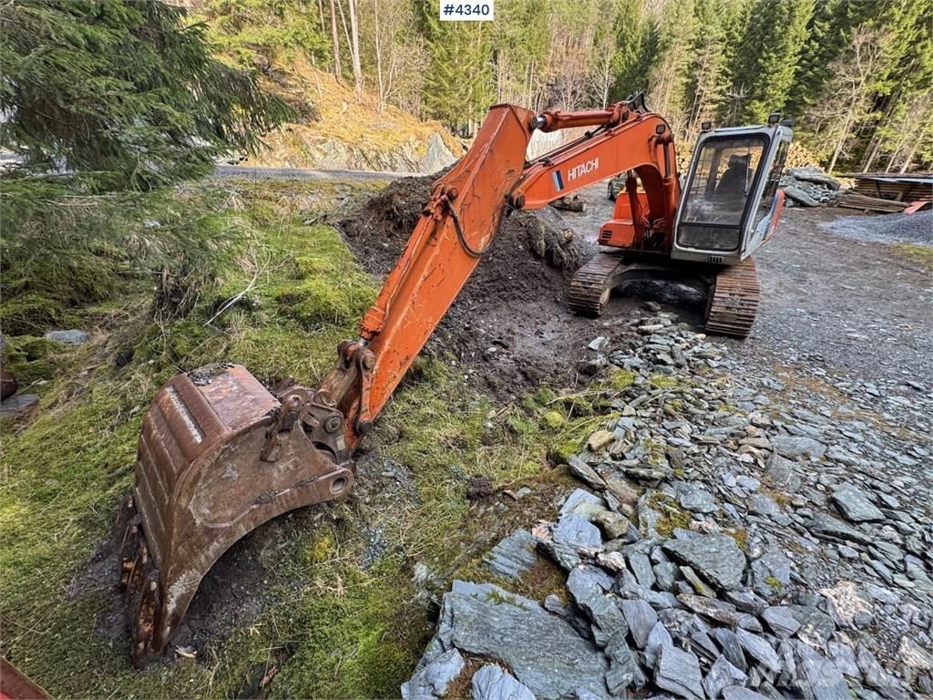 Hitachi EX120-2 Gravemaskiner på larvebånd