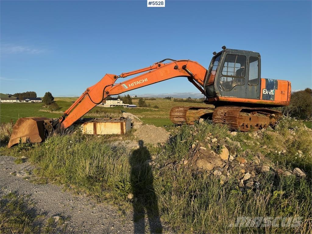 Hitachi EX120-2 Gravemaskiner på larvebånd