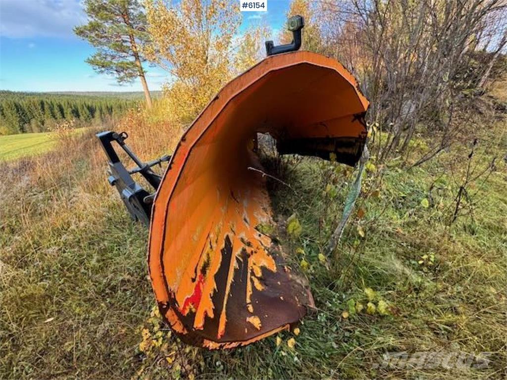  Øveraasen D2285 B Sneskovle og -plove