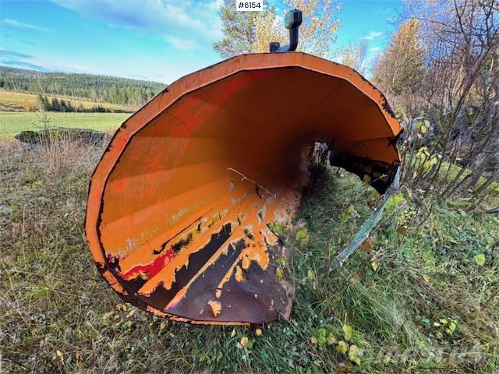  Øveraasen D2285 B Sneskovle og -plove