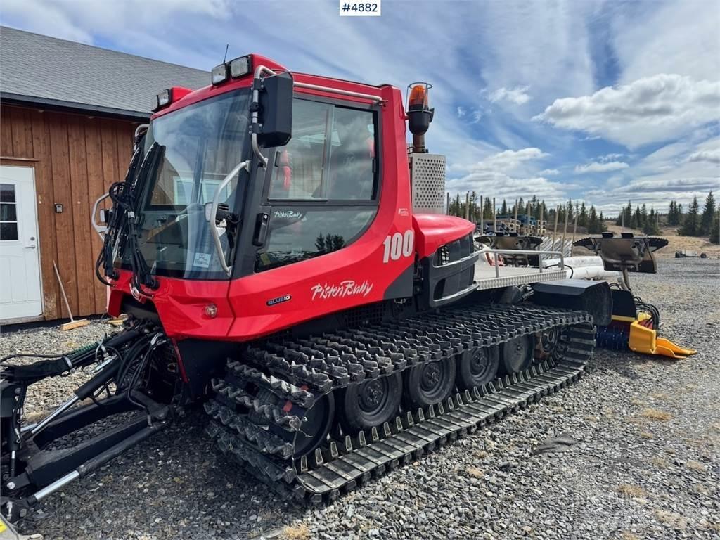  Pisten Bully 100 Sneskovle og -plove