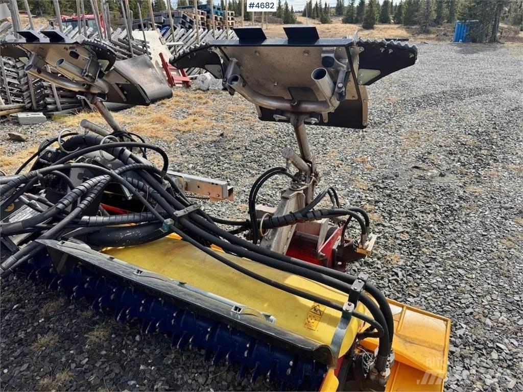  Pisten Bully 100 Sneskovle og -plove