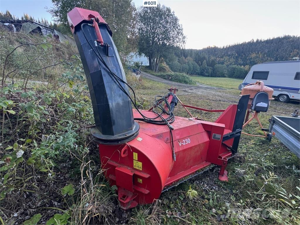 Sisu Handel V-230 Sneskovle og -plove