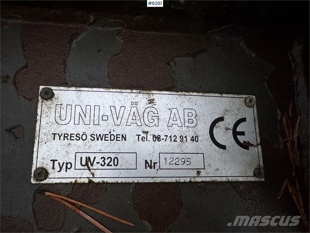 Uni-väg UV-320 Sneskovle og -plove