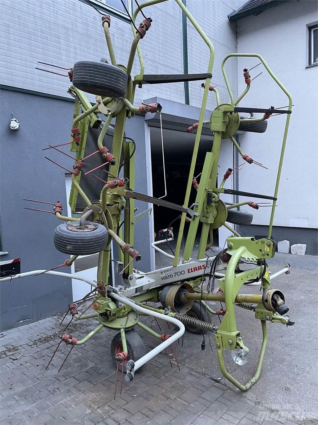 CLAAS VOLTO 700 River og høvendere