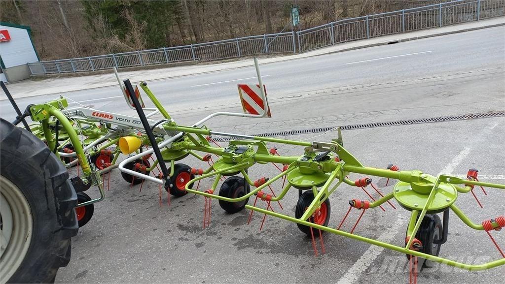 CLAAS Volto 80 River og høvendere