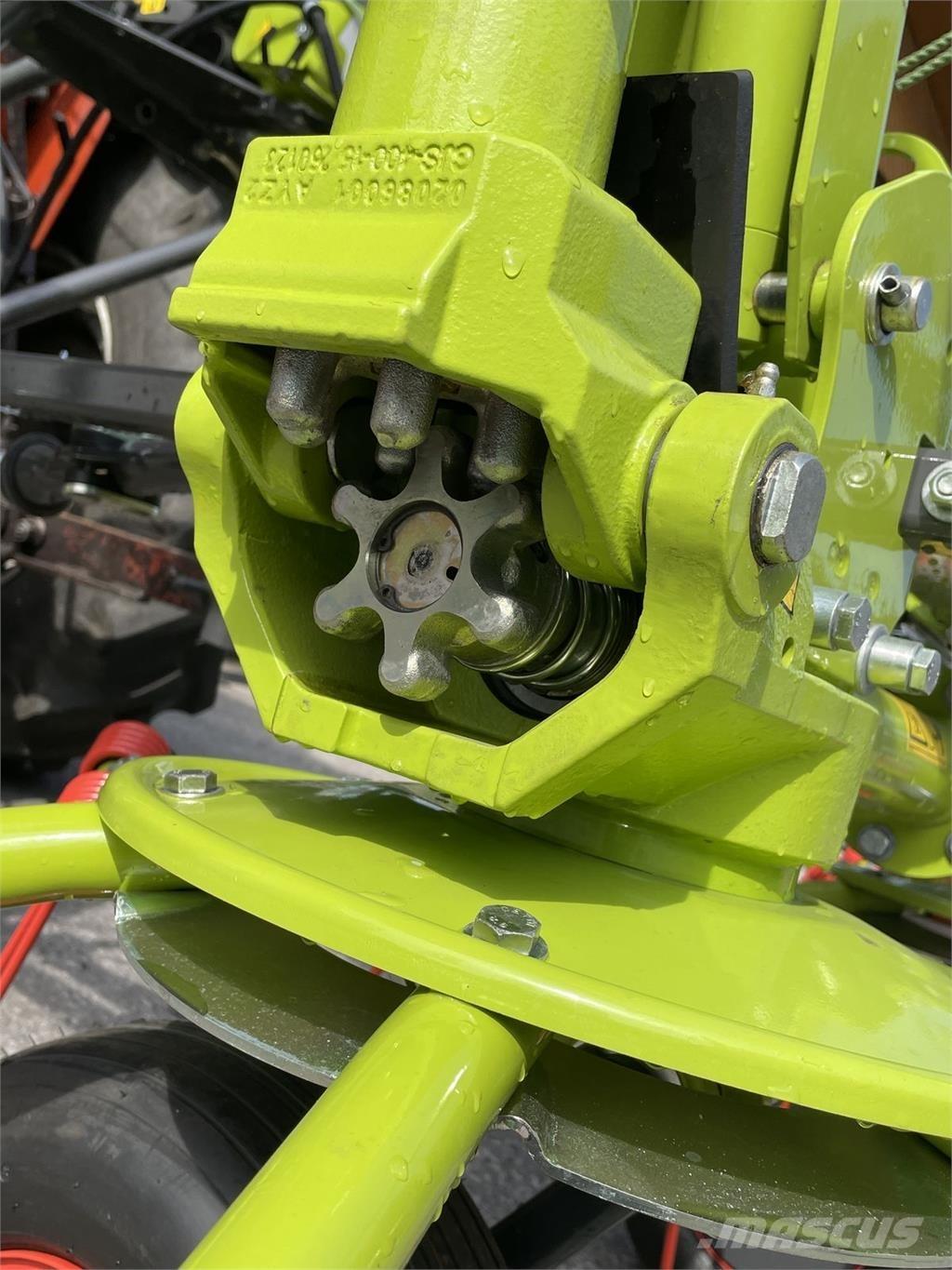 CLAAS Volto 80 River og høvendere