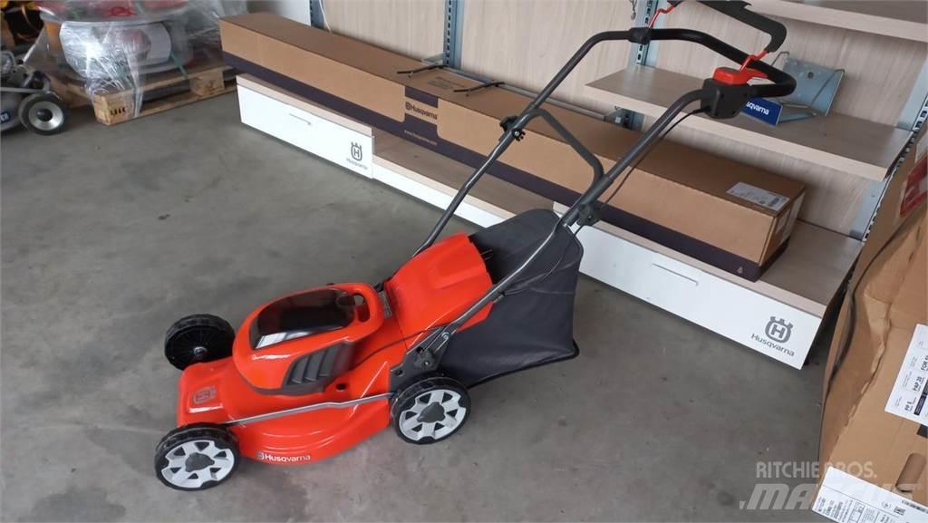 Husqvarna LC 137i Traktorklippere
