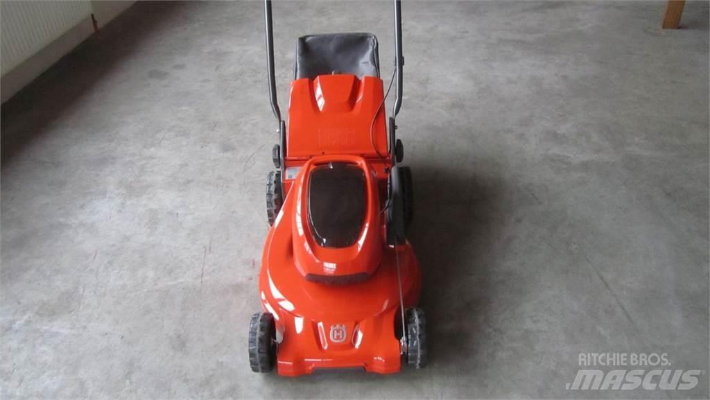 Husqvarna LC 347iVX Traktorklippere