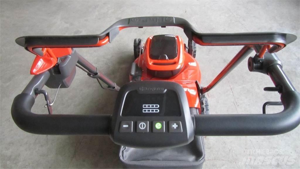 Husqvarna LC 347iVX Traktorklippere
