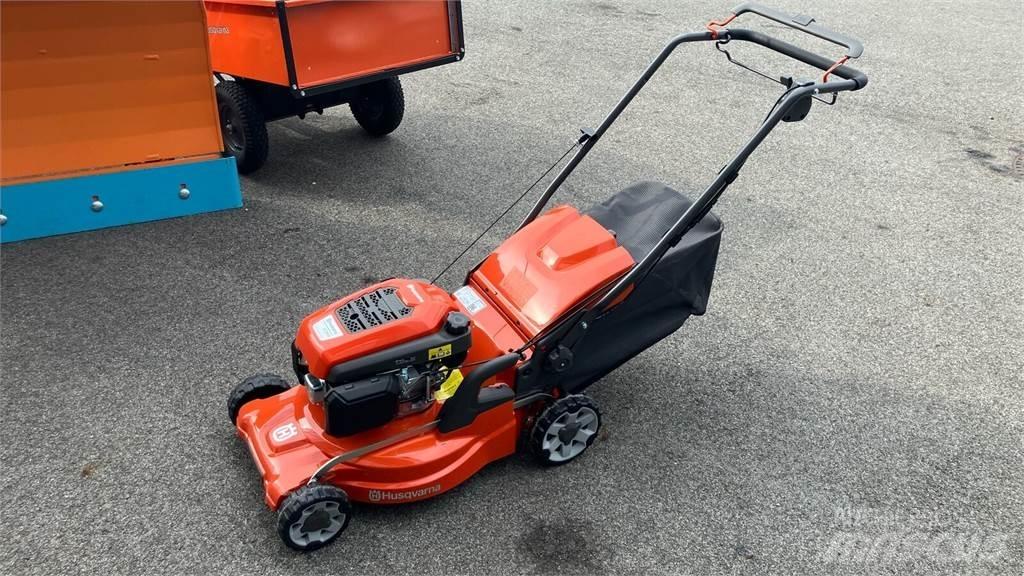 Husqvarna LC 347V Traktorklippere