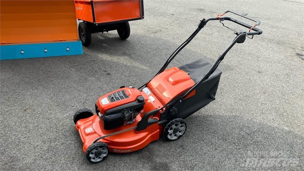 Husqvarna LC 353VE Traktorklippere