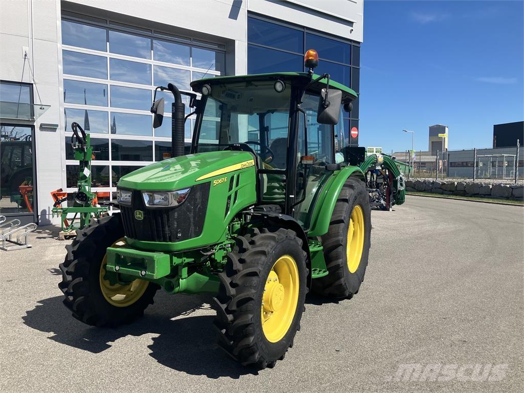 John Deere 5067E Traktorer