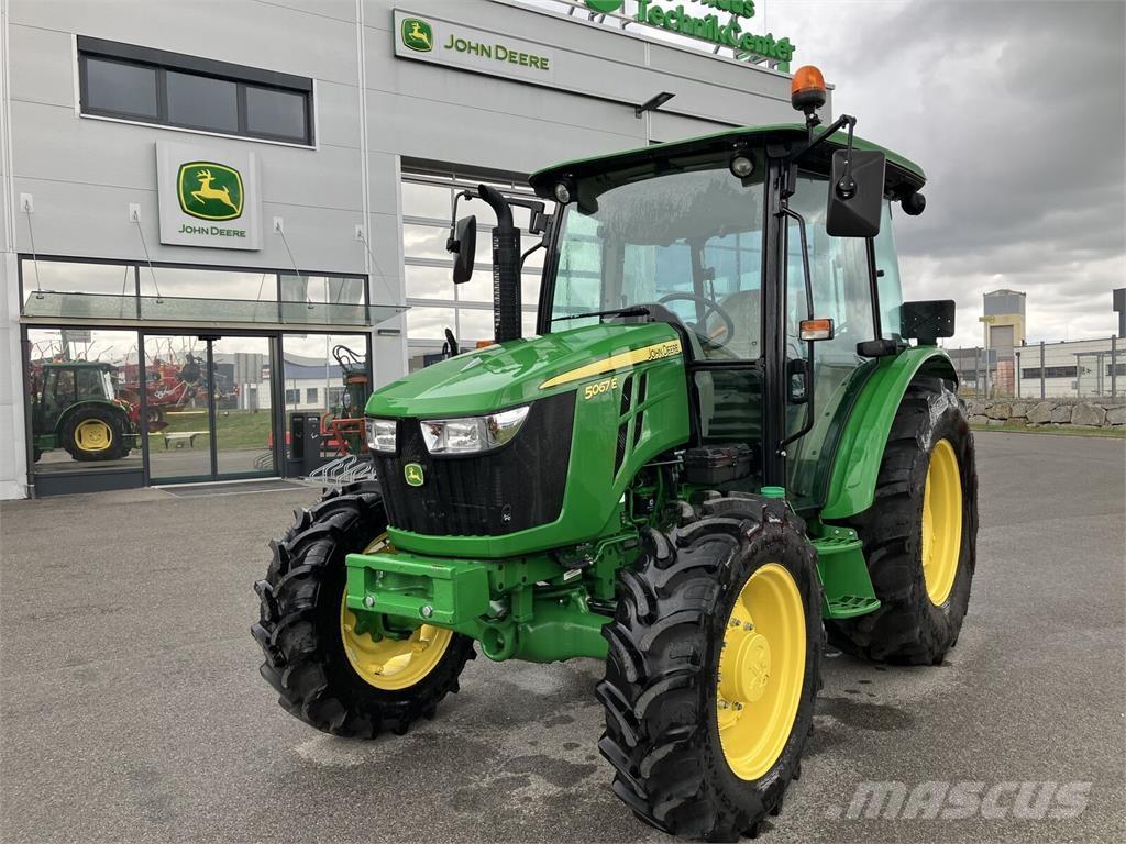 John Deere 5067E Traktorer