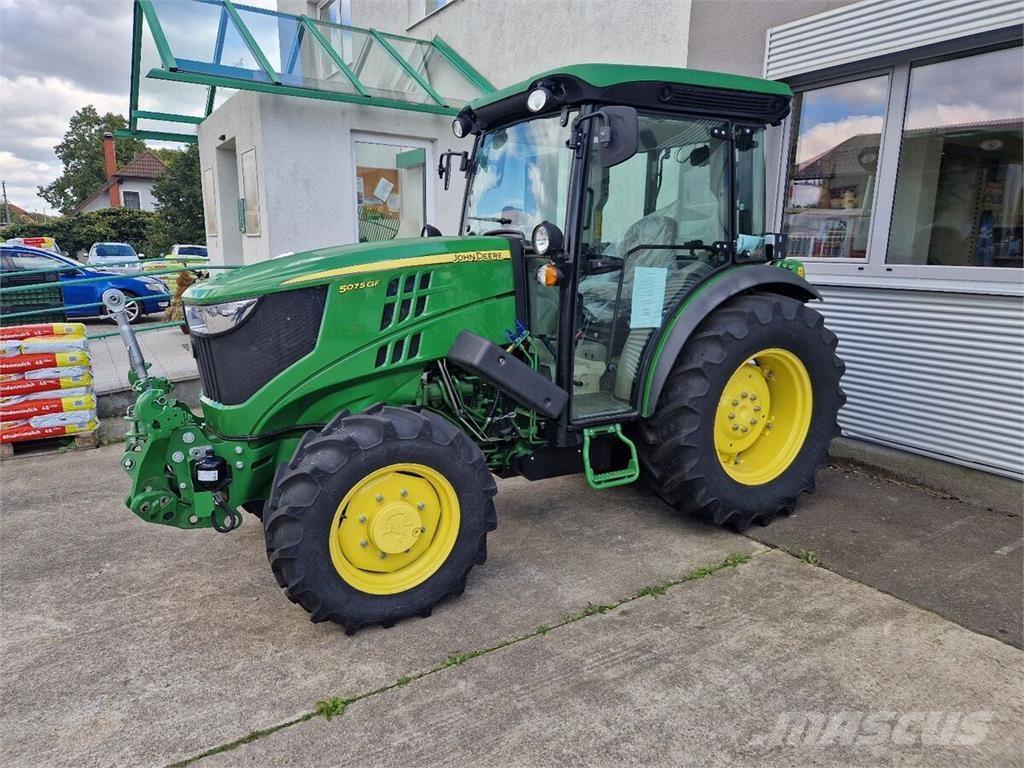 John Deere 5075 GF Traktorer