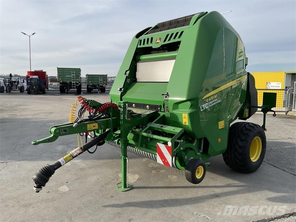 John Deere V451 M Rundballe-pressere