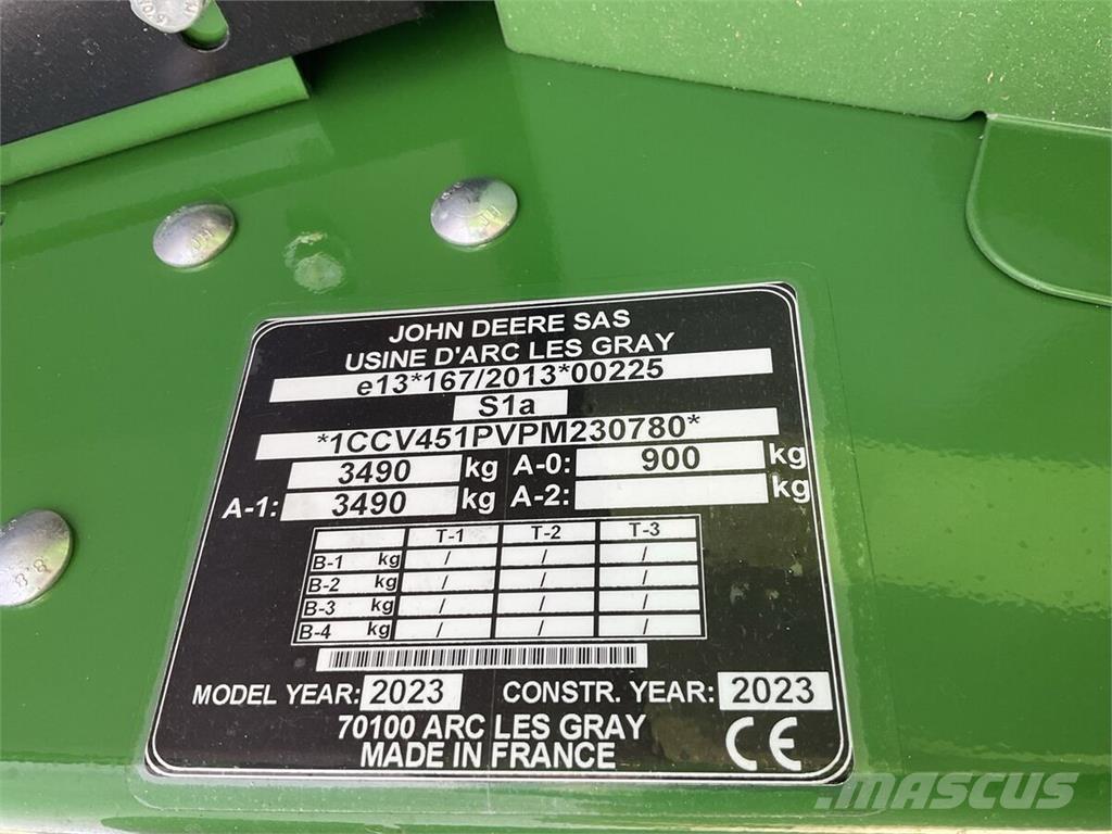 John Deere V451 M Rundballe-pressere