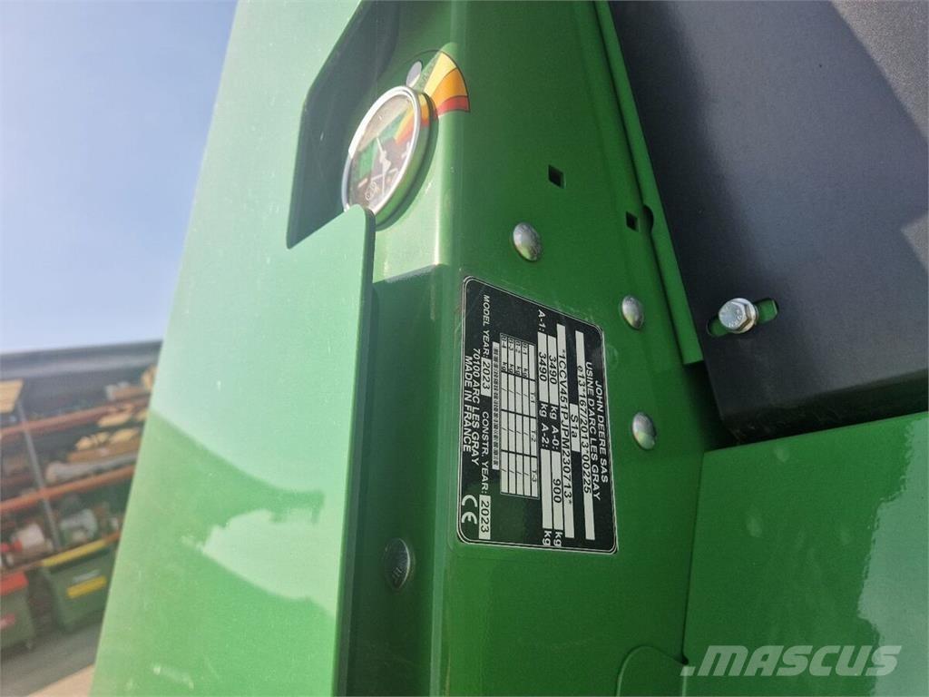 John Deere V451M Rundballe-pressere