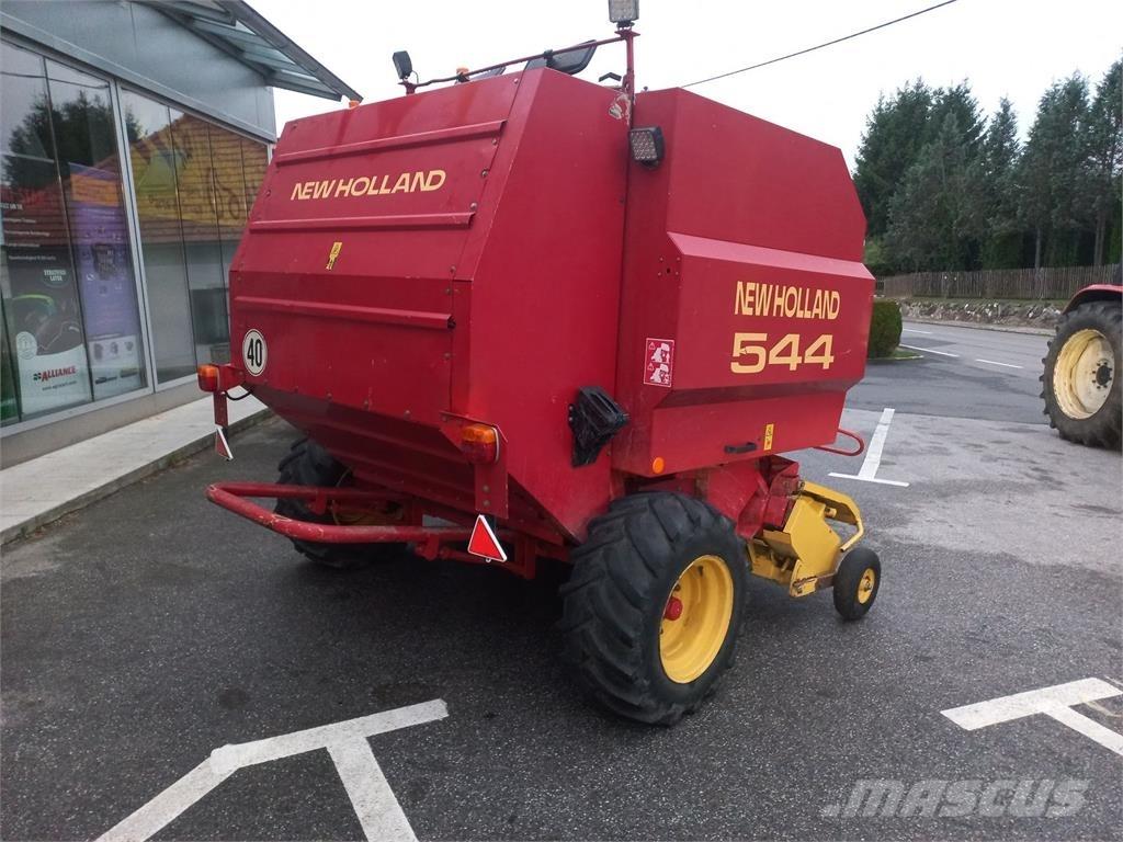New Holland BR 544 Rundballe-pressere
