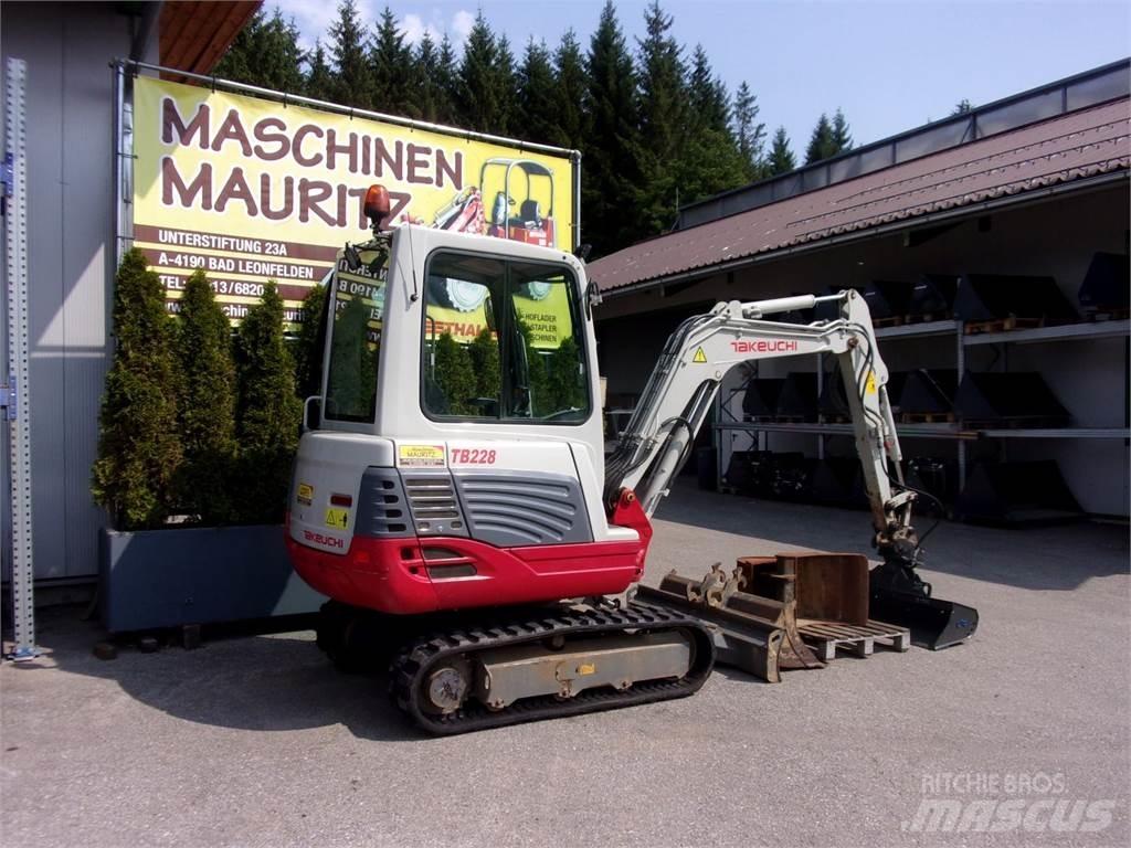 Takeuchi TB228 Minigravemaskiner