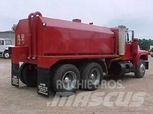 Mack R690ST Tankvogne - vand