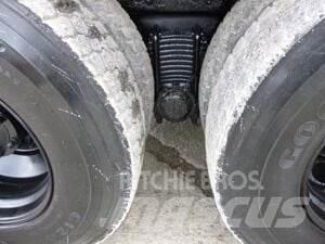 Mack RD688S Sneskovle og -plove