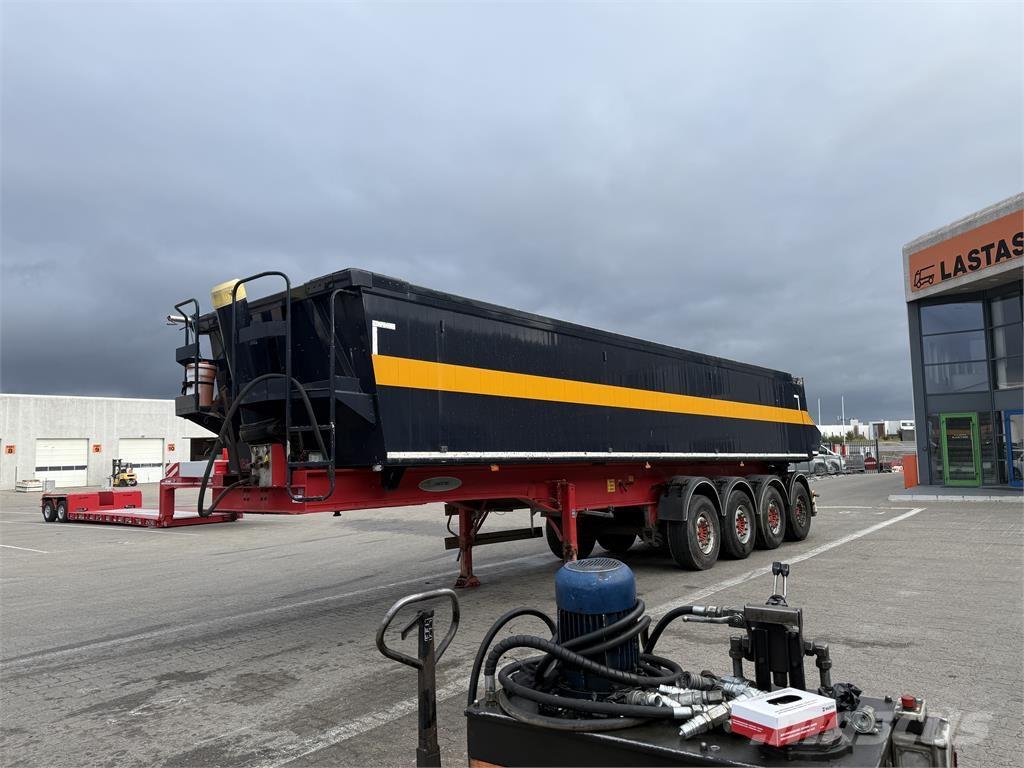 Benalu 38 m³ Semi-trailer med tip
