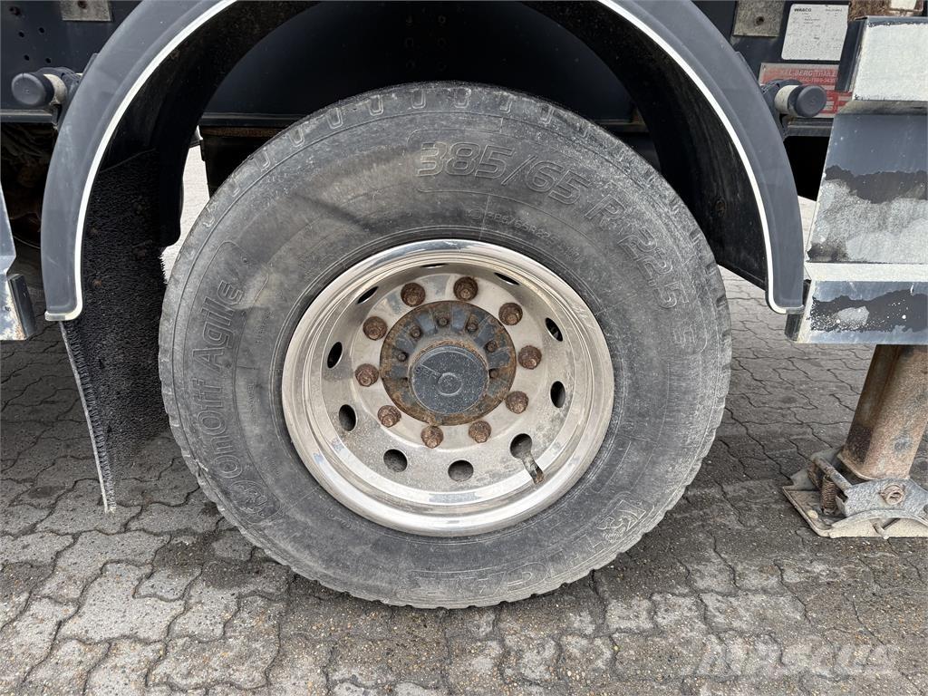 Kel-Berg 23 m³ Semi-trailer med tip