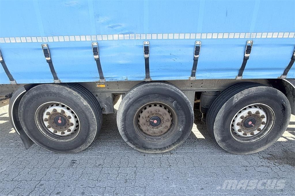Kel-Berg 3 Aks Semi-trailer med Gardinsider