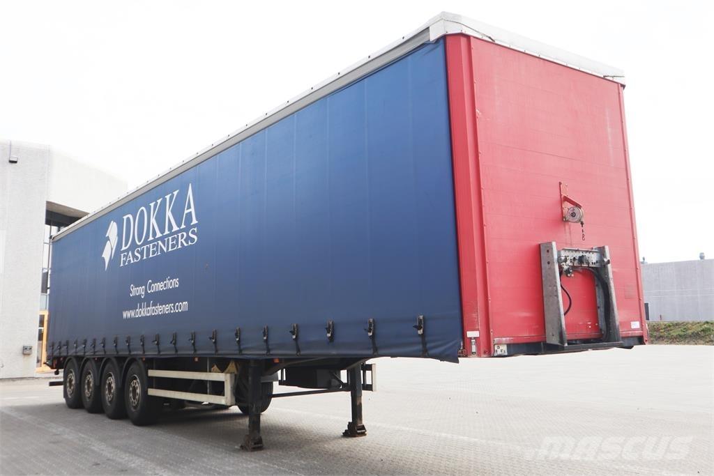 KLC Trailer 34 pl. Semi-trailer med Gardinsider