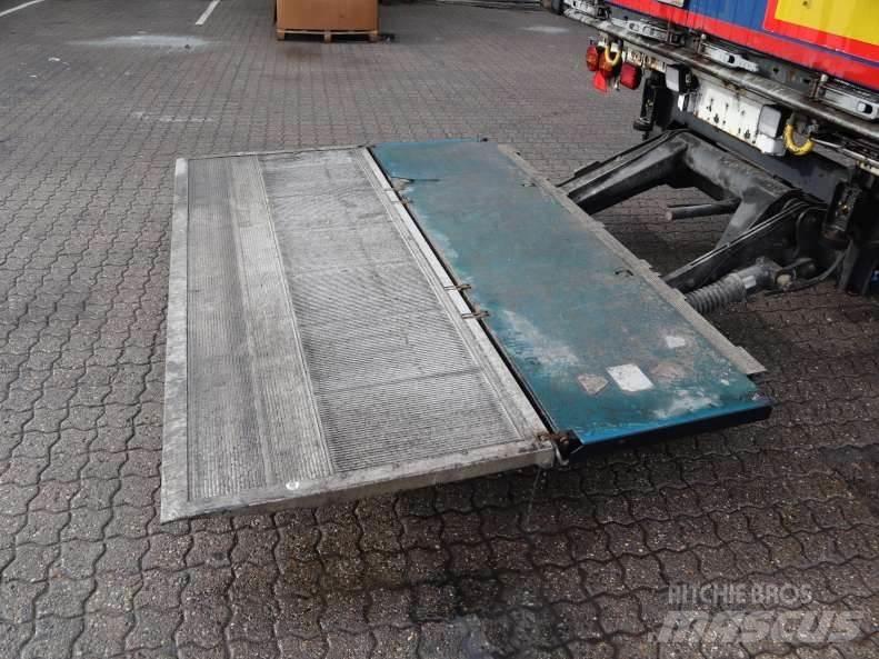 Krone 34 pl. Semi-trailer med Gardinsider