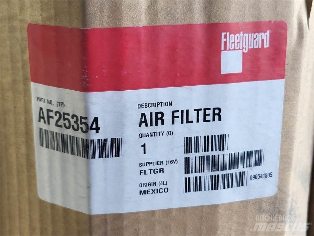 Fleetguard AF25354 Entreprenør - Andet
