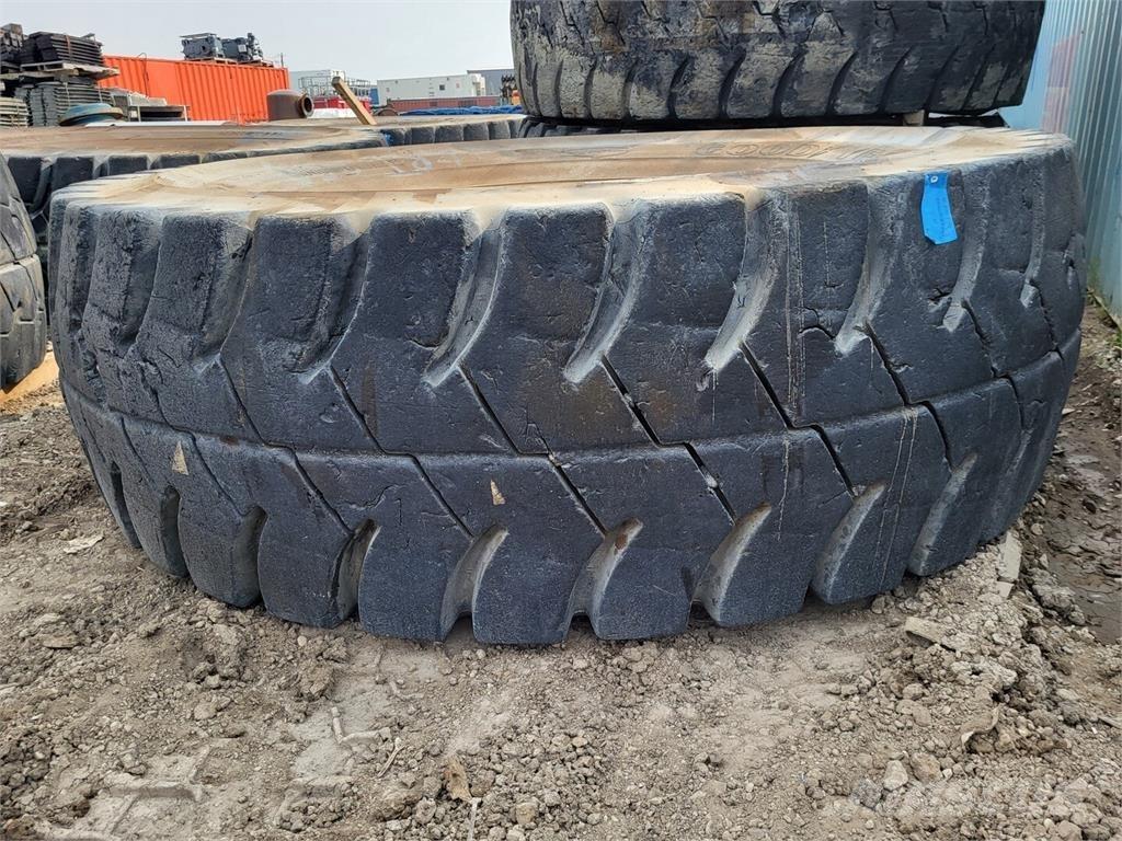 Goodyear RM-4B+ Hjul, Dæk og Fælge