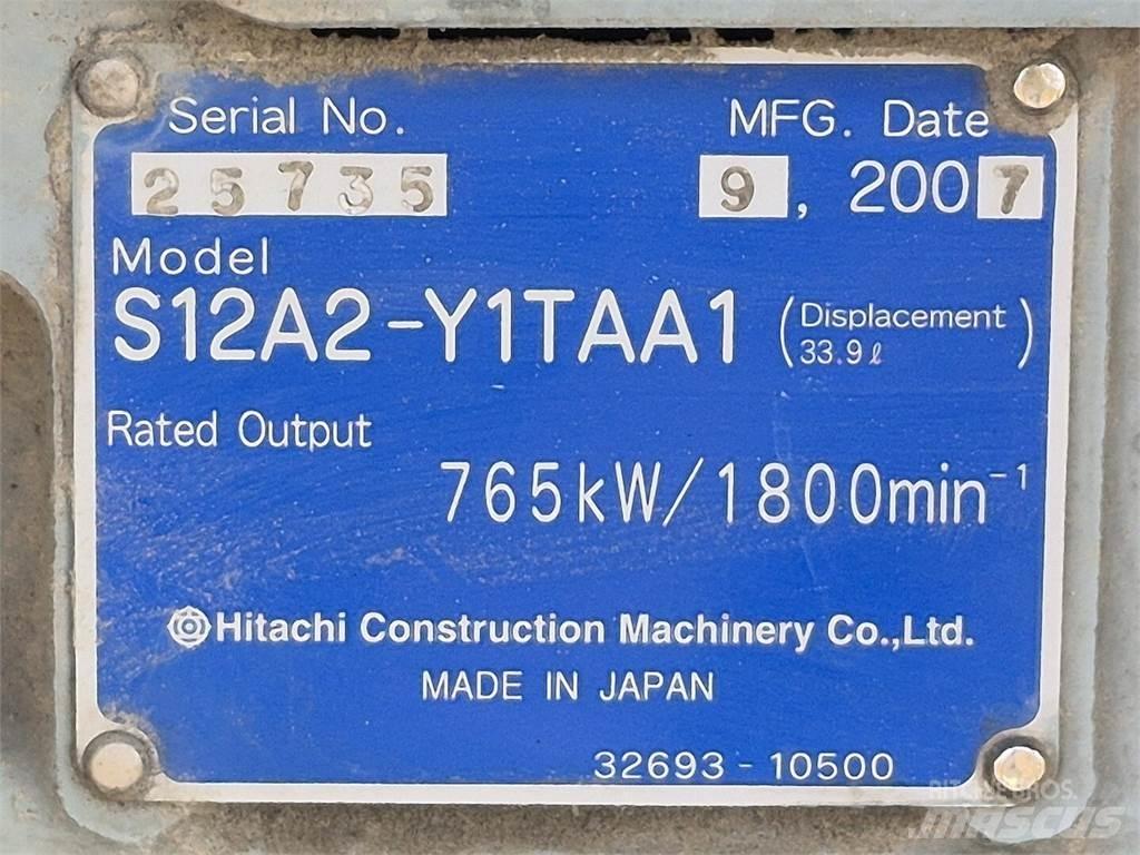 Hitachi S12A2-Y1TAA1 Motorer