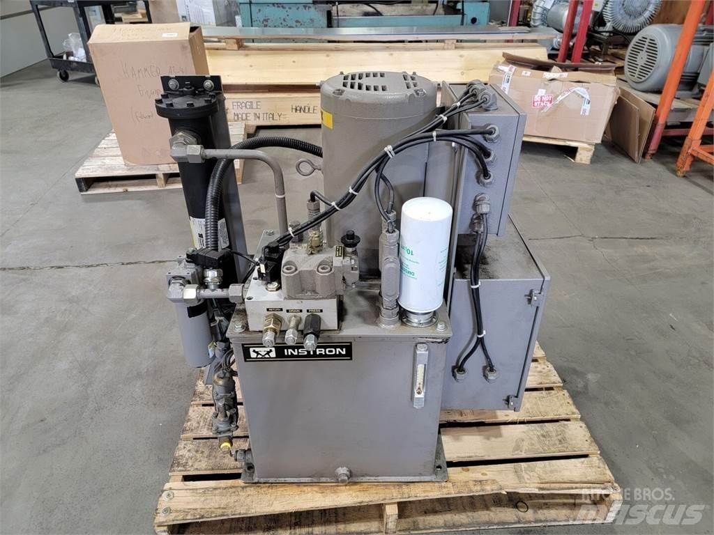  INSTRON A440 83C Vandpumper